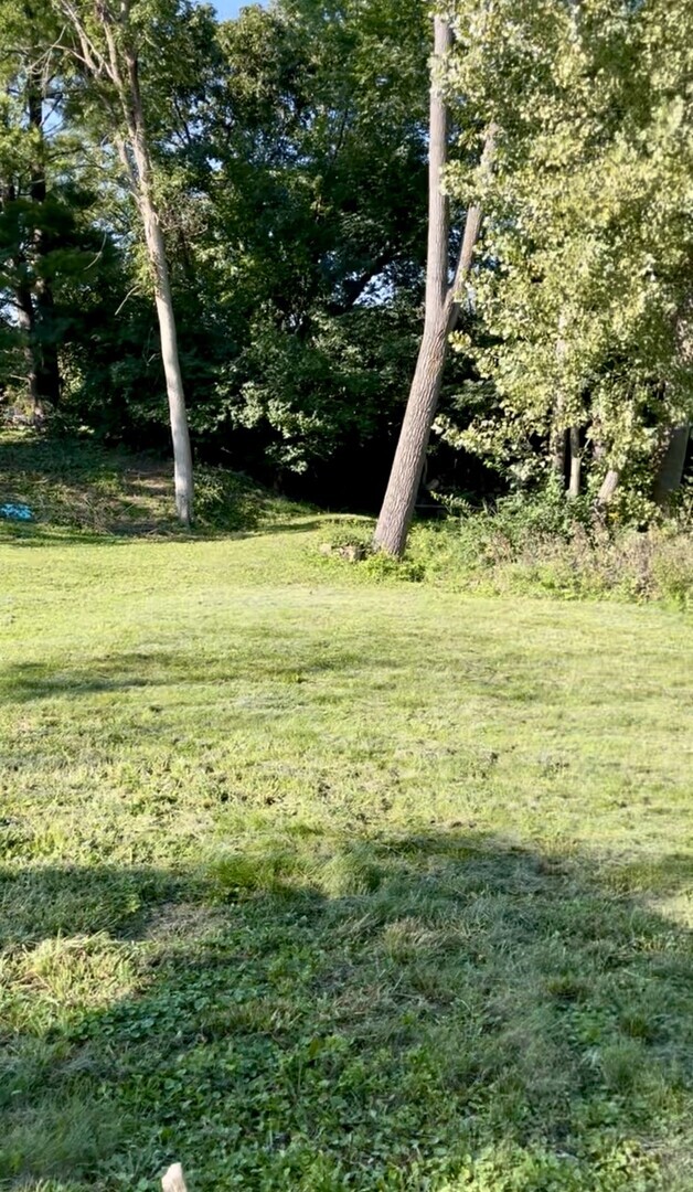 17 E Lyncliff Drive, Oswego, IL 60543