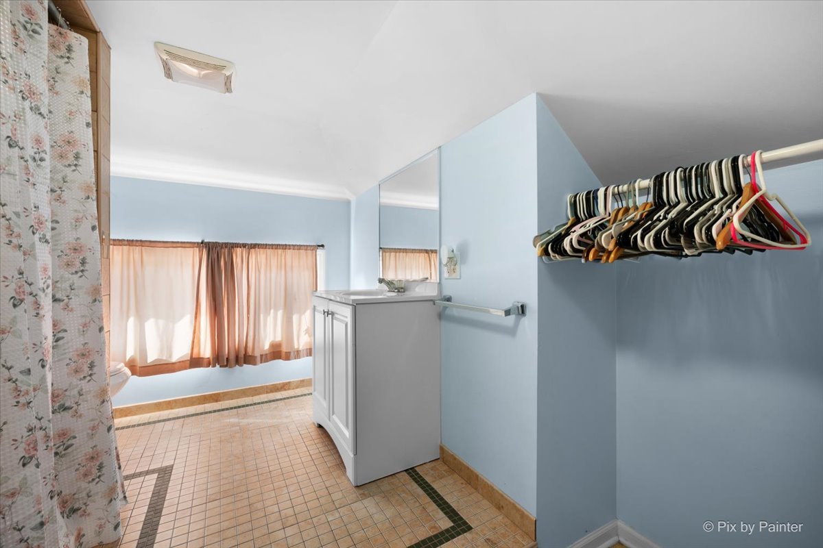 3118 N 76th Court, Elmwood Park, IL 60707