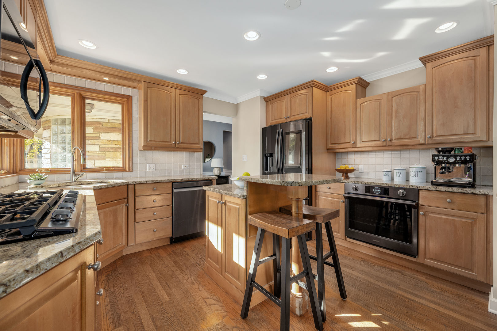 5305 Howard Avenue, Western Springs, IL 60558