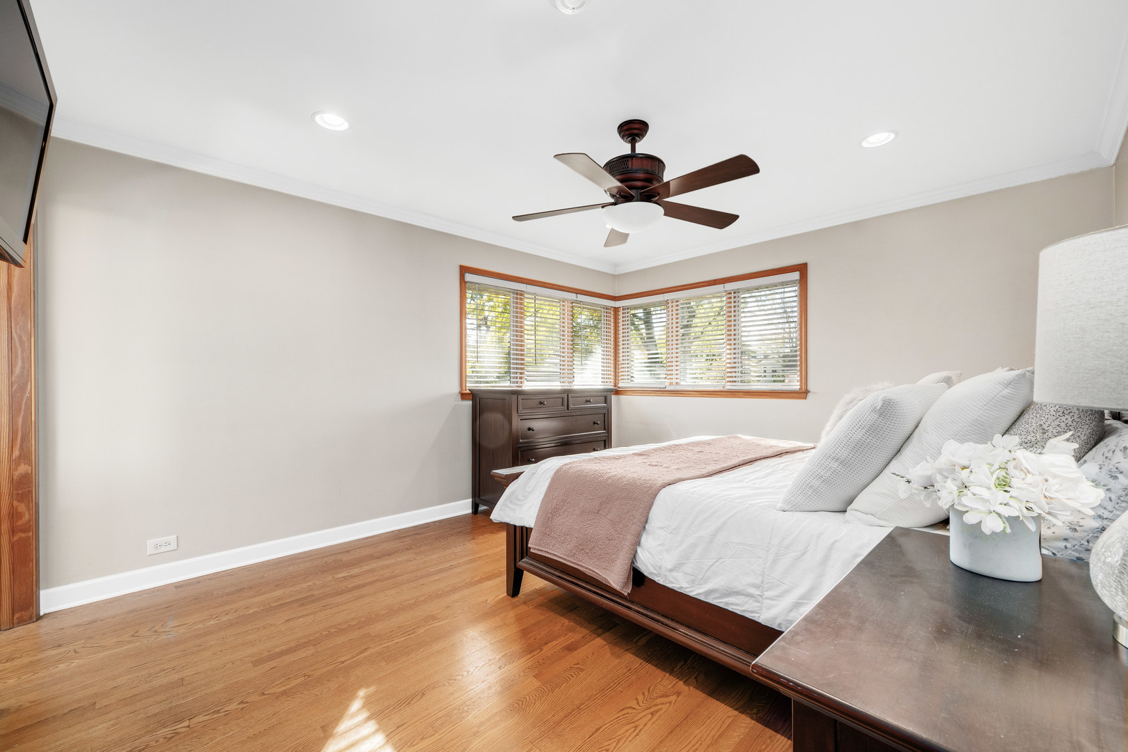 5305 Howard Avenue, Western Springs, IL 60558