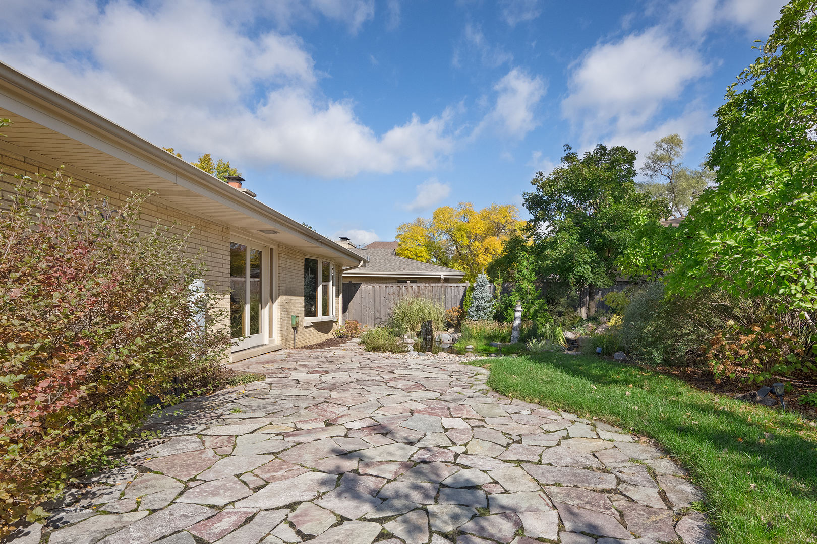 5305 Howard Avenue, Western Springs, IL 60558