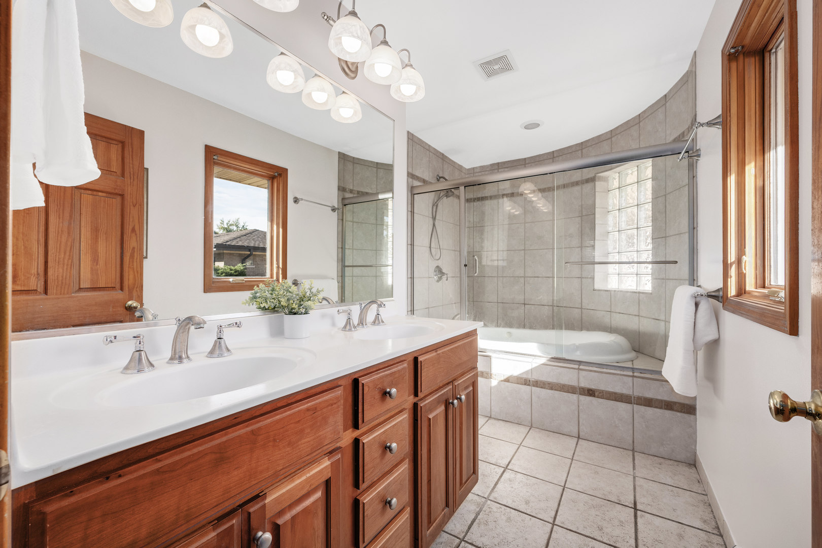 5305 Howard Avenue, Western Springs, IL 60558