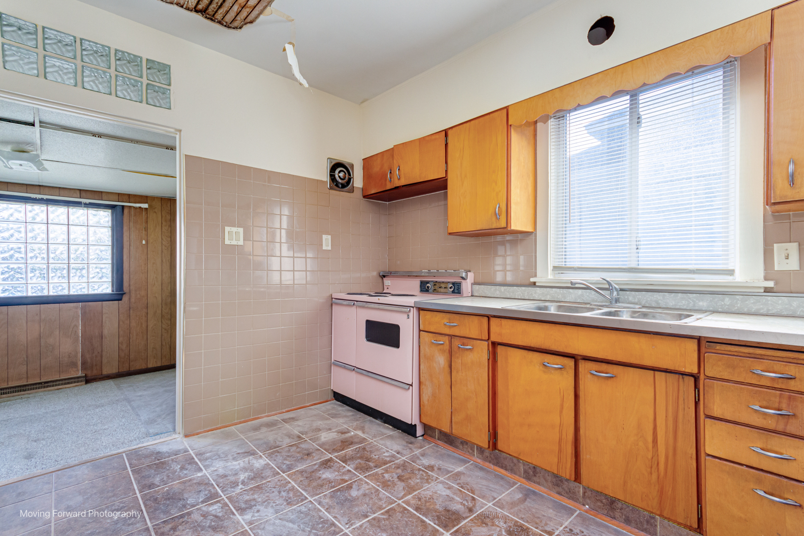 643 S 19th Avenue, Maywood, IL 60153