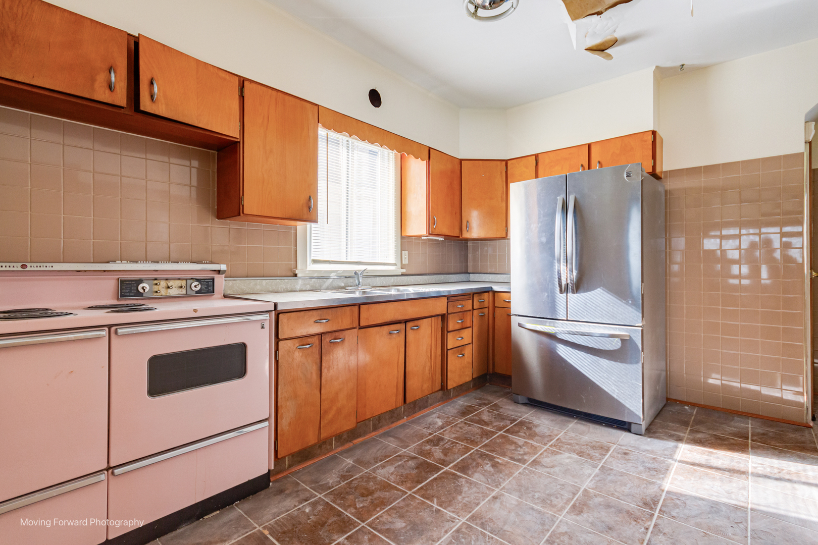 643 S 19th Avenue, Maywood, IL 60153