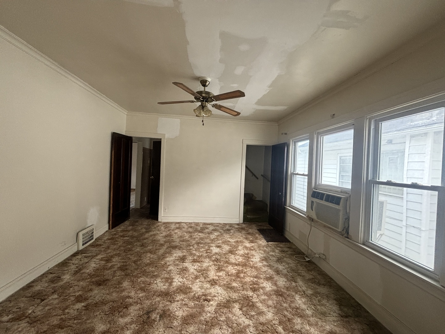 643 S 19th Avenue, Maywood, IL 60153