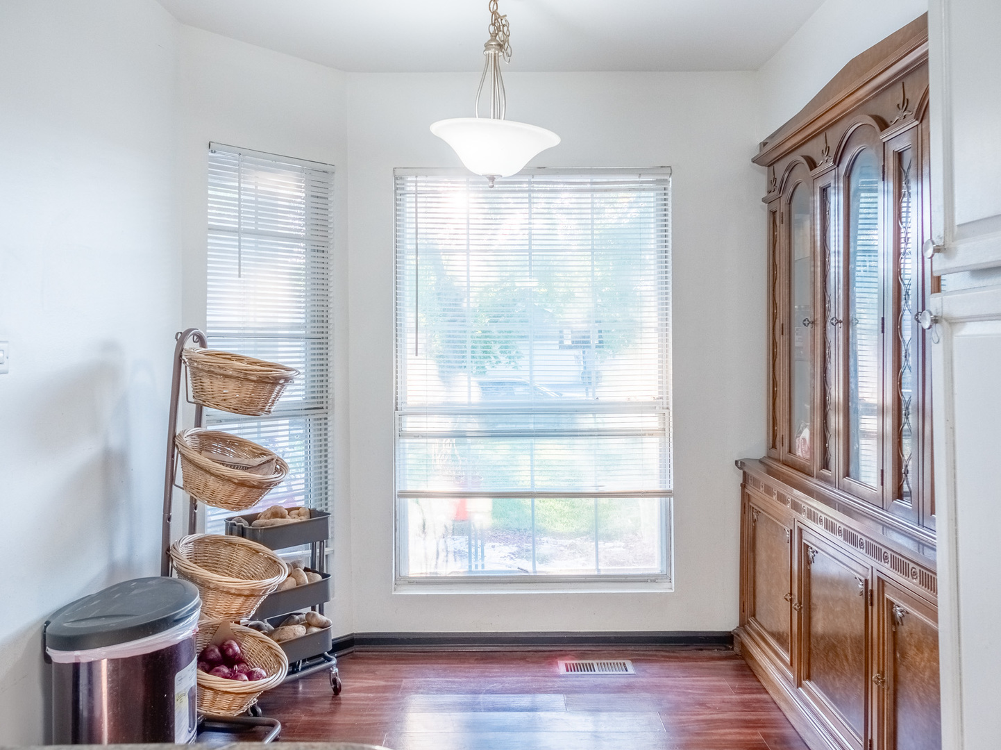 1877 Appaloosa Drive, Naperville, IL 60565