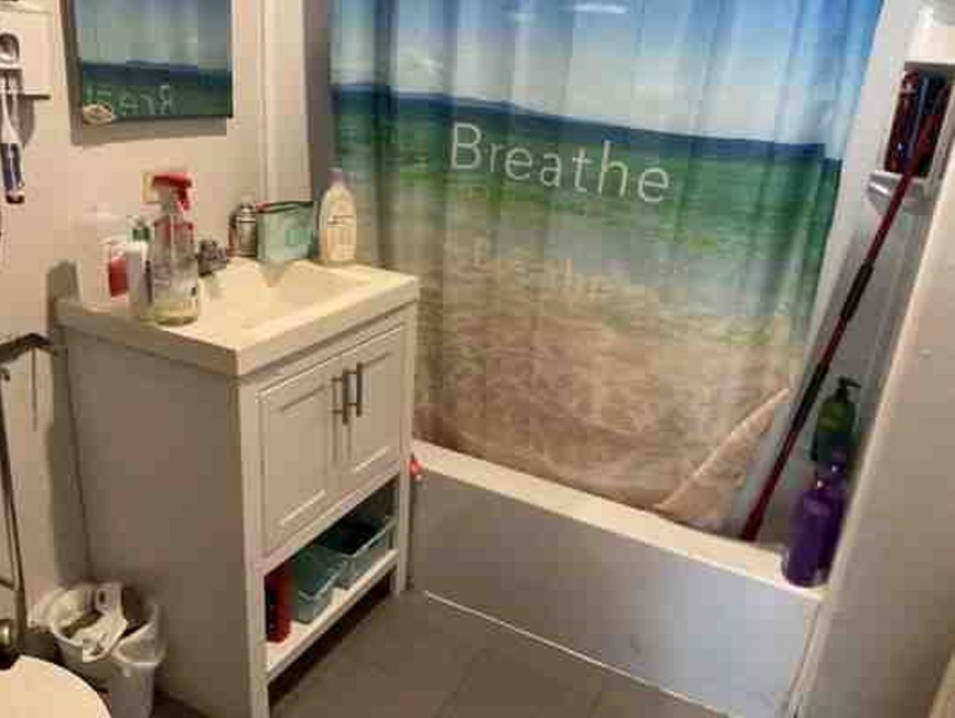 2913 E 97th Street, Chicago, IL 60617