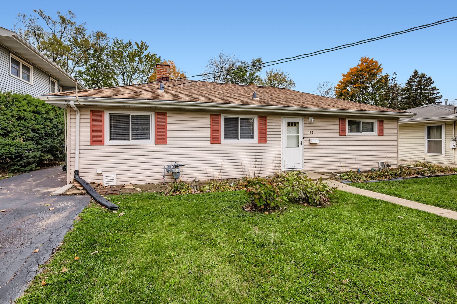 115 W HELEN Road, Palatine, IL 60067