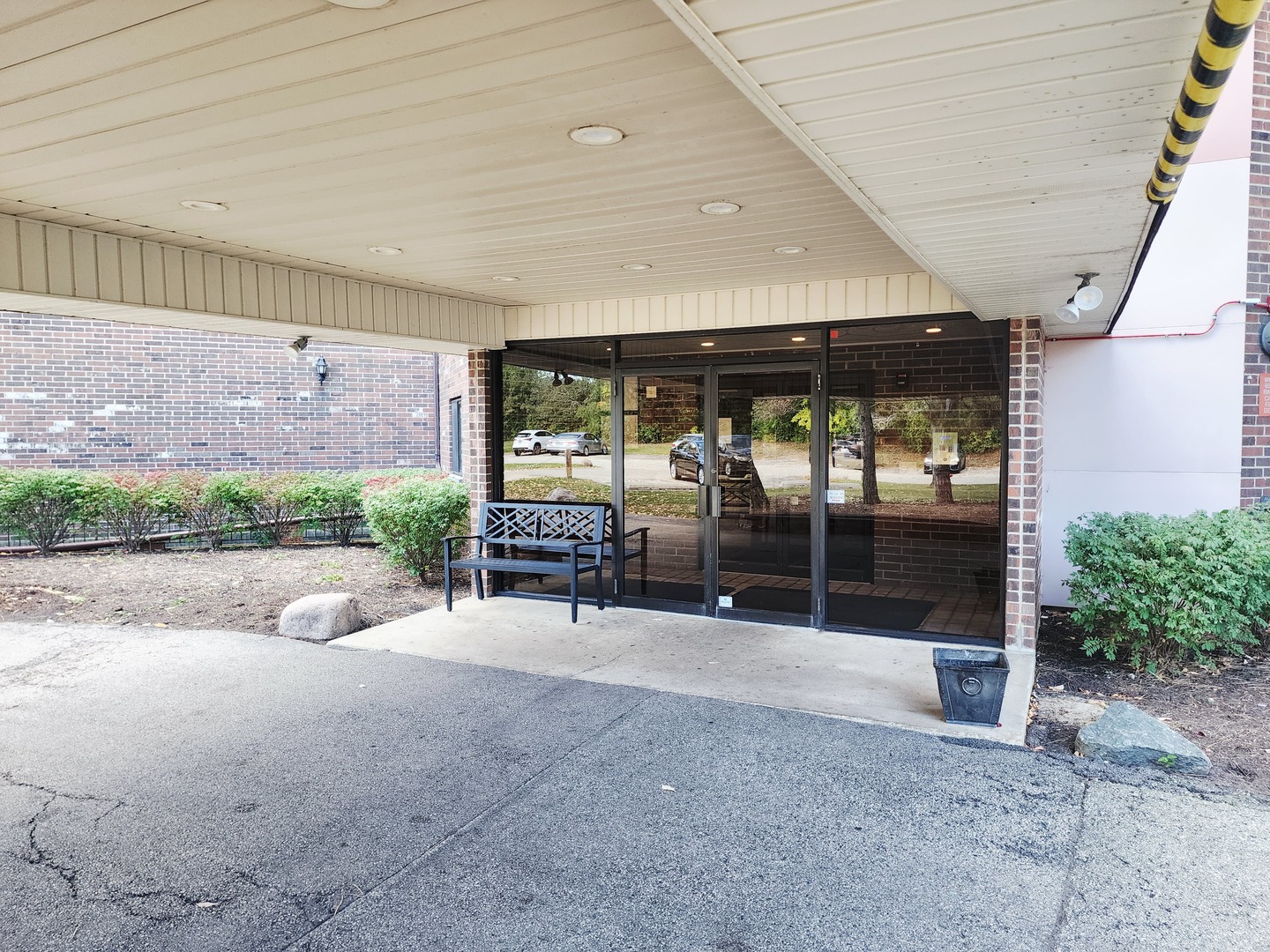 1026 Castilian Court #113, Glenview, IL 60025