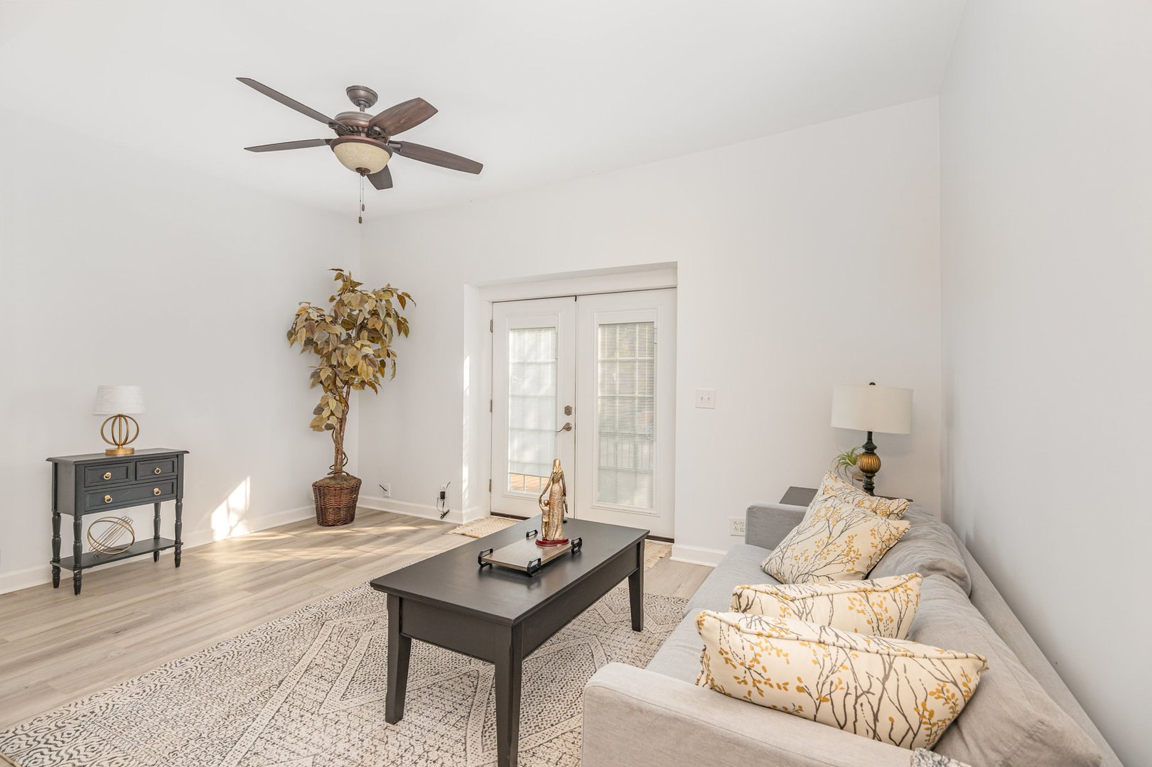 1320 S Heath Avenue, Chicago, IL 60608