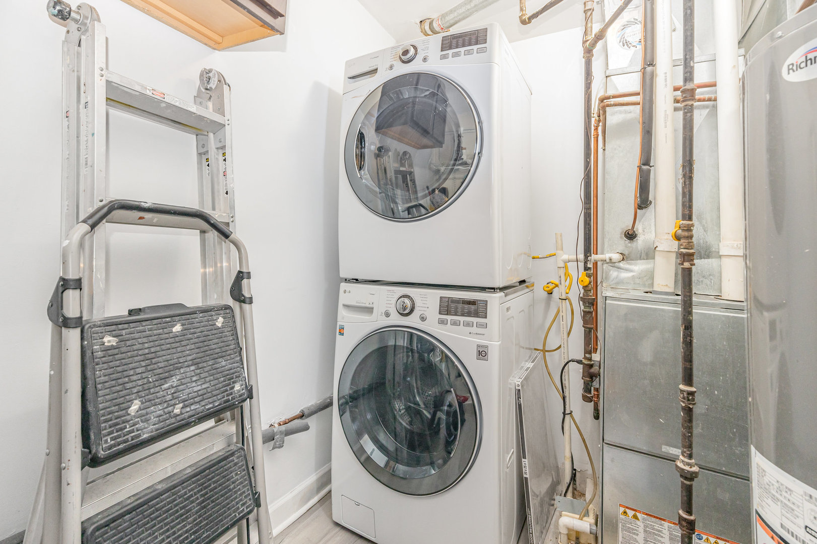 1320 S Heath Avenue, Chicago, IL 60608