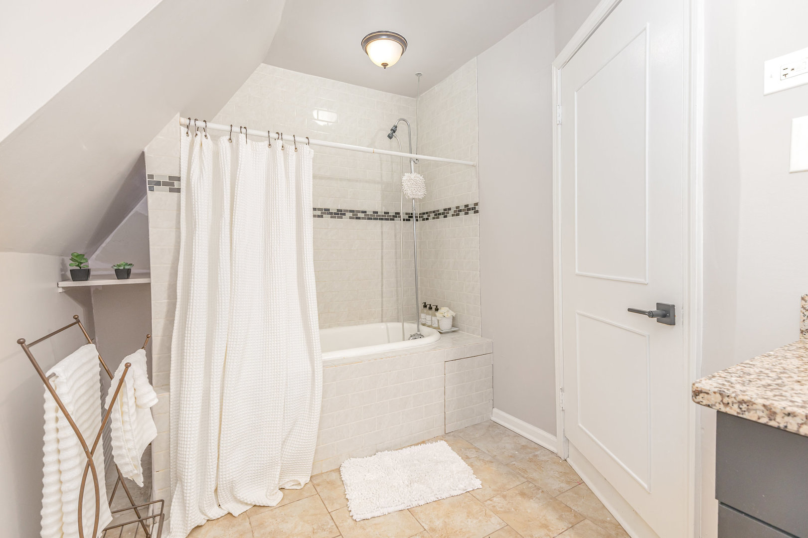 1320 S Heath Avenue, Chicago, IL 60608