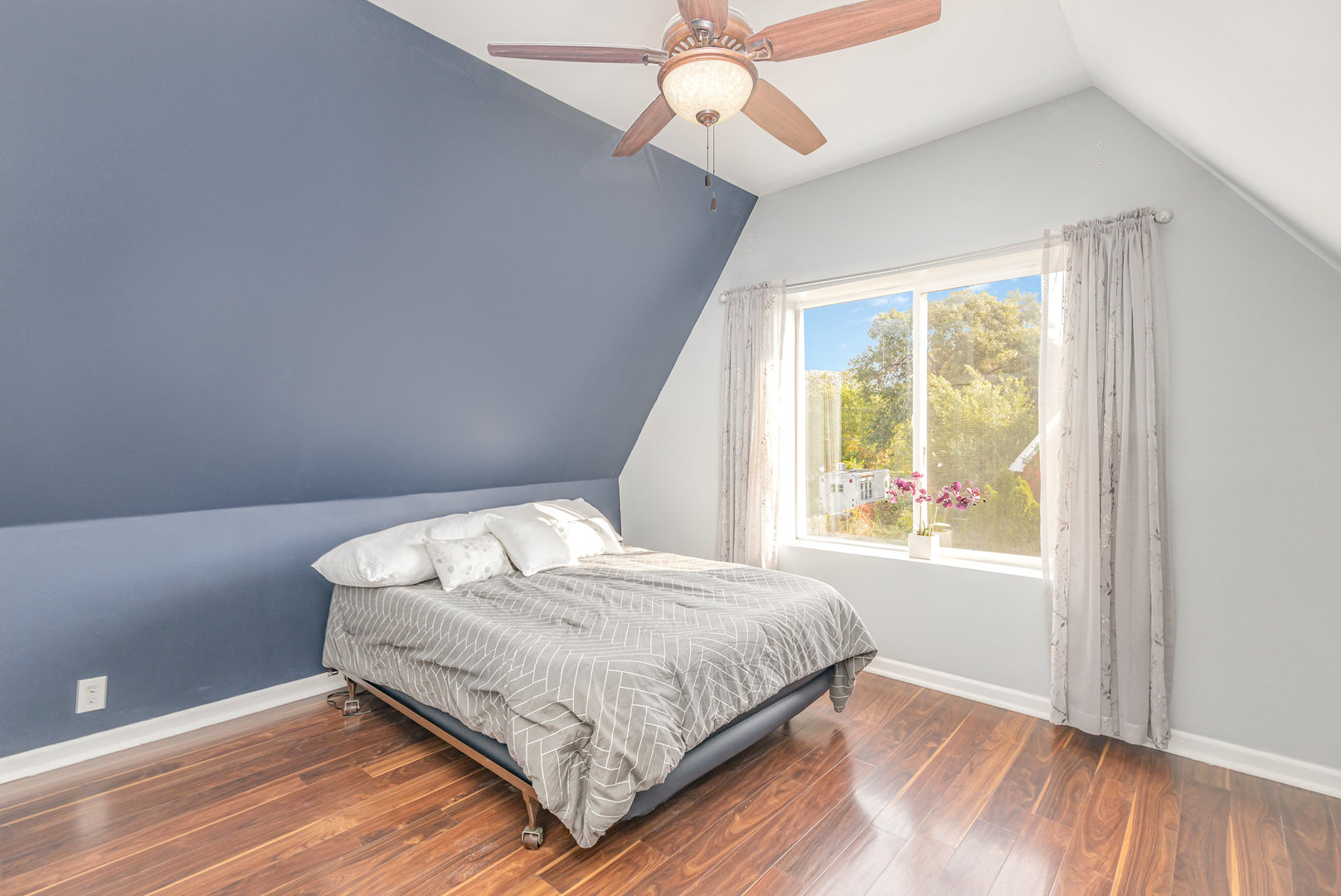 1320 S Heath Avenue, Chicago, IL 60608