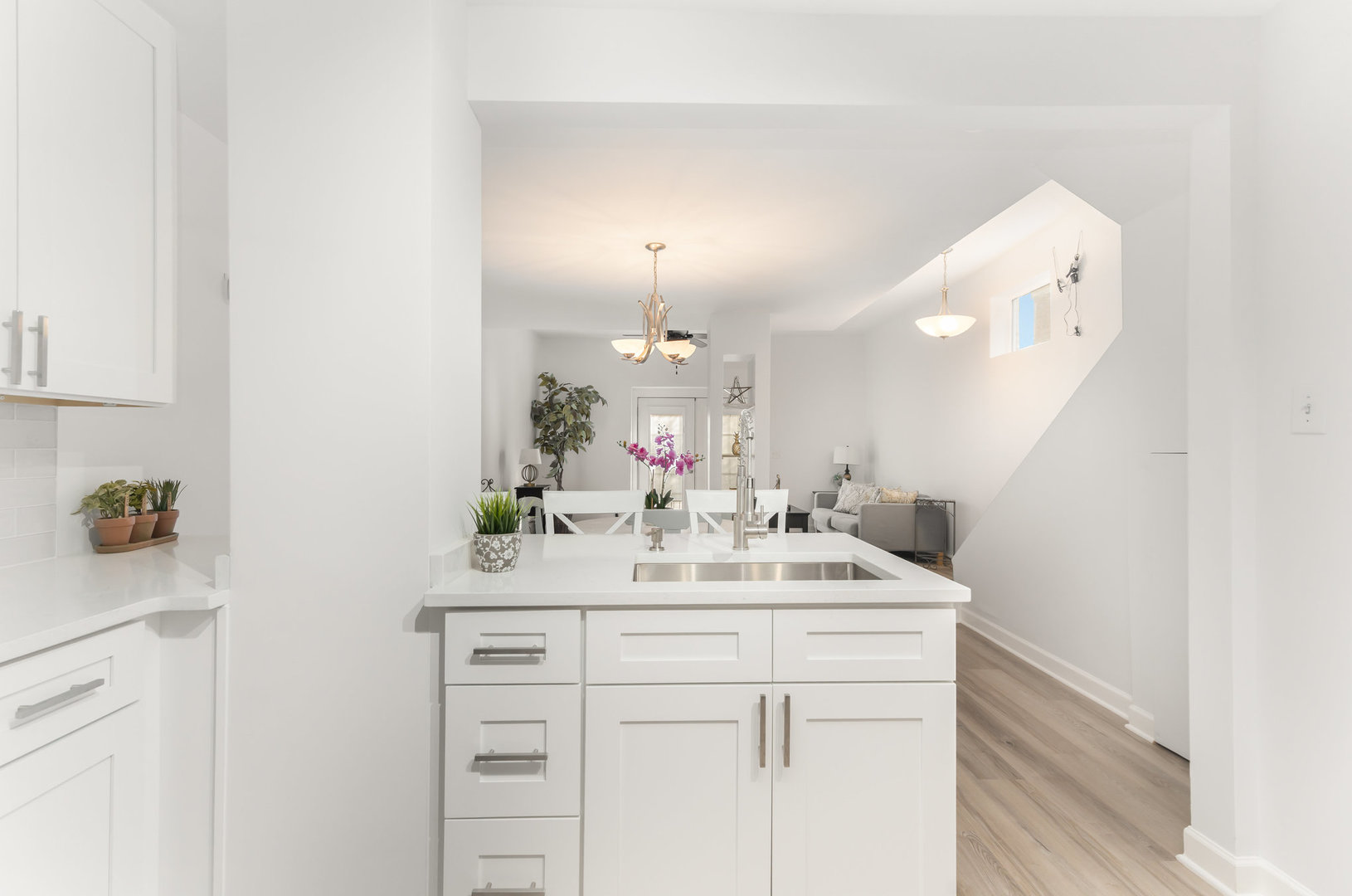 1320 S Heath Avenue, Chicago, IL 60608