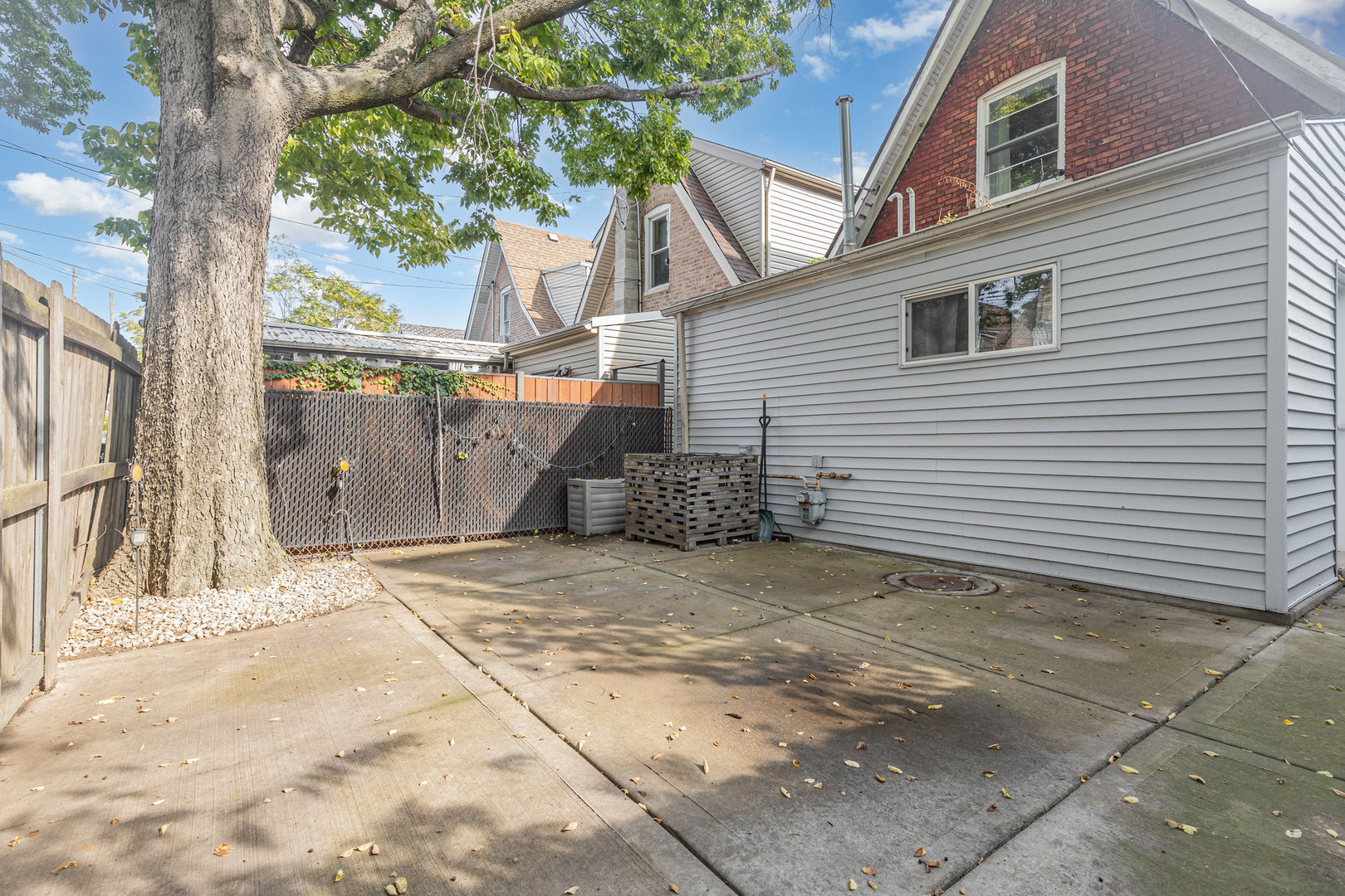 1320 S Heath Avenue, Chicago, IL 60608