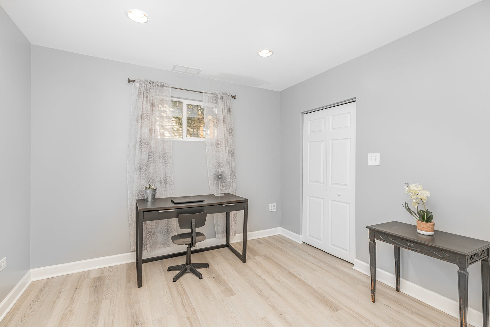 1320 S Heath Avenue, Chicago, IL 60608