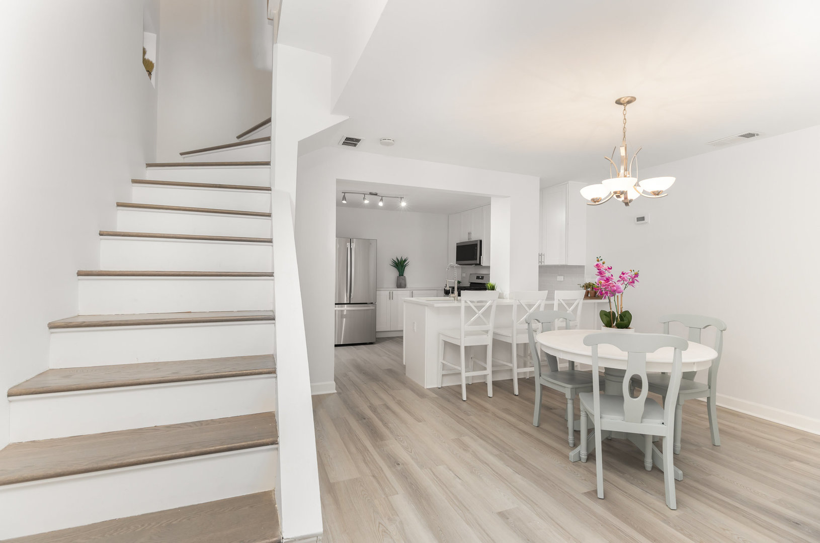 1320 S Heath Avenue, Chicago, IL 60608