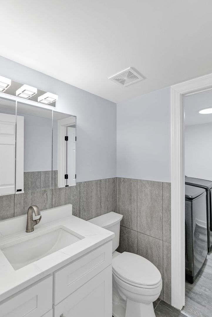 27W125 CHESTNUT Lane, Winfield, IL 60190