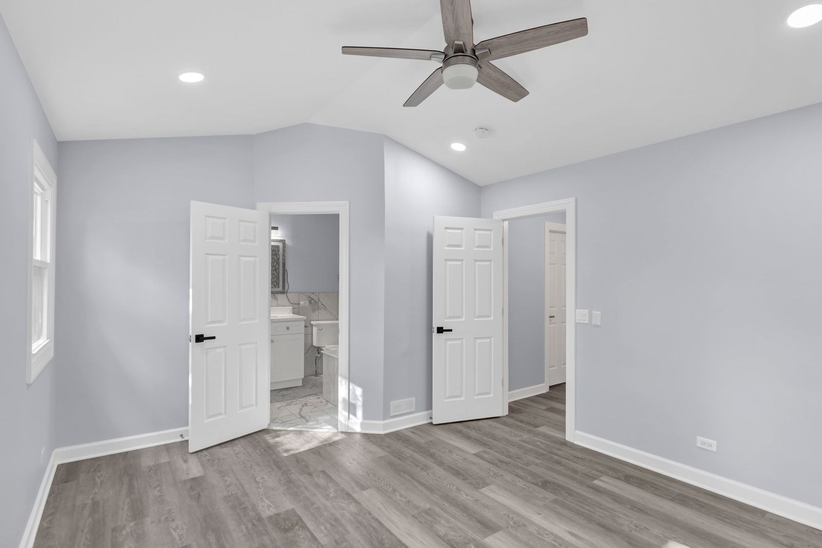 27W125 CHESTNUT Lane, Winfield, IL 60190