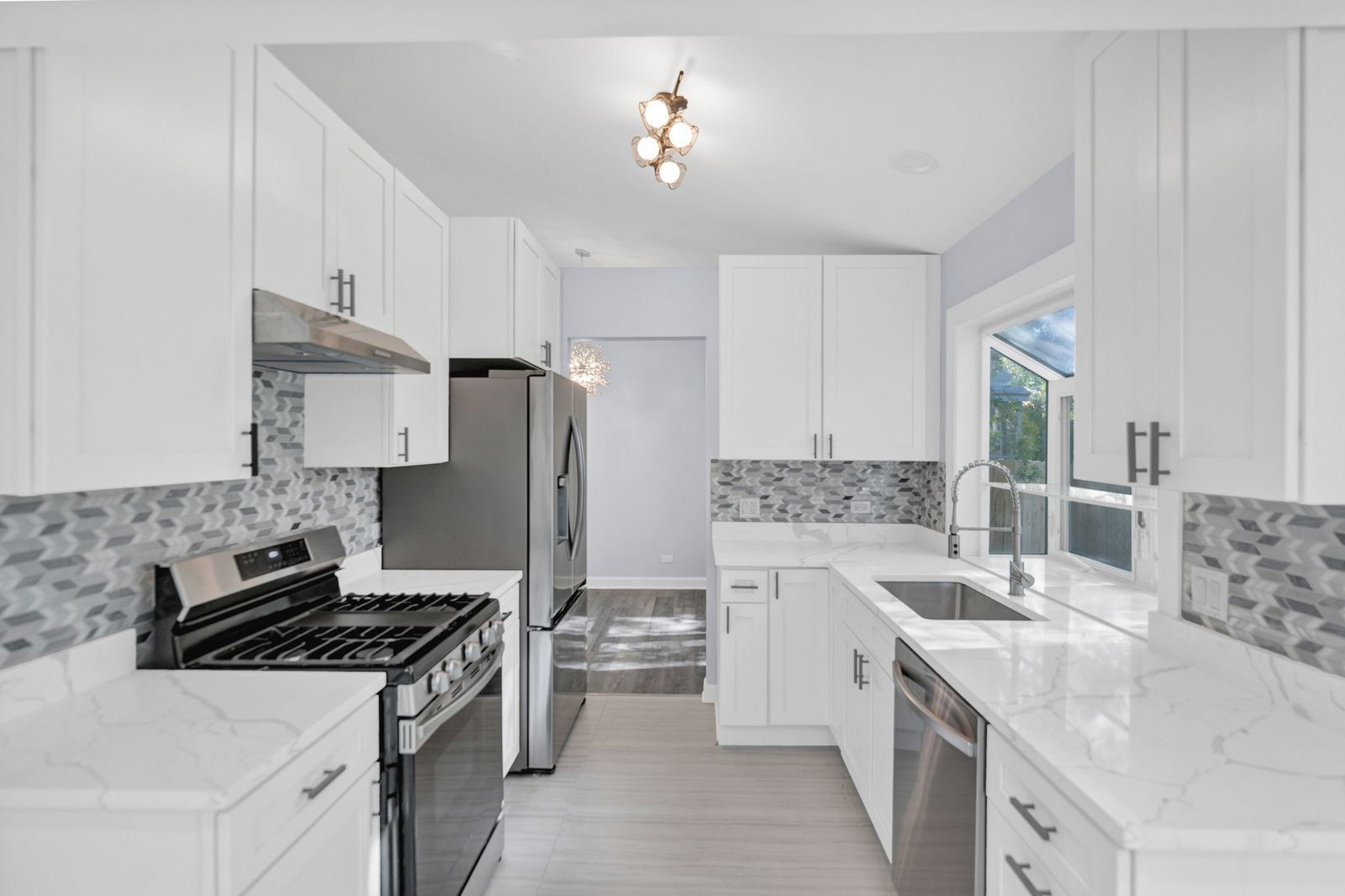 27W125 CHESTNUT Lane, Winfield, IL 60190