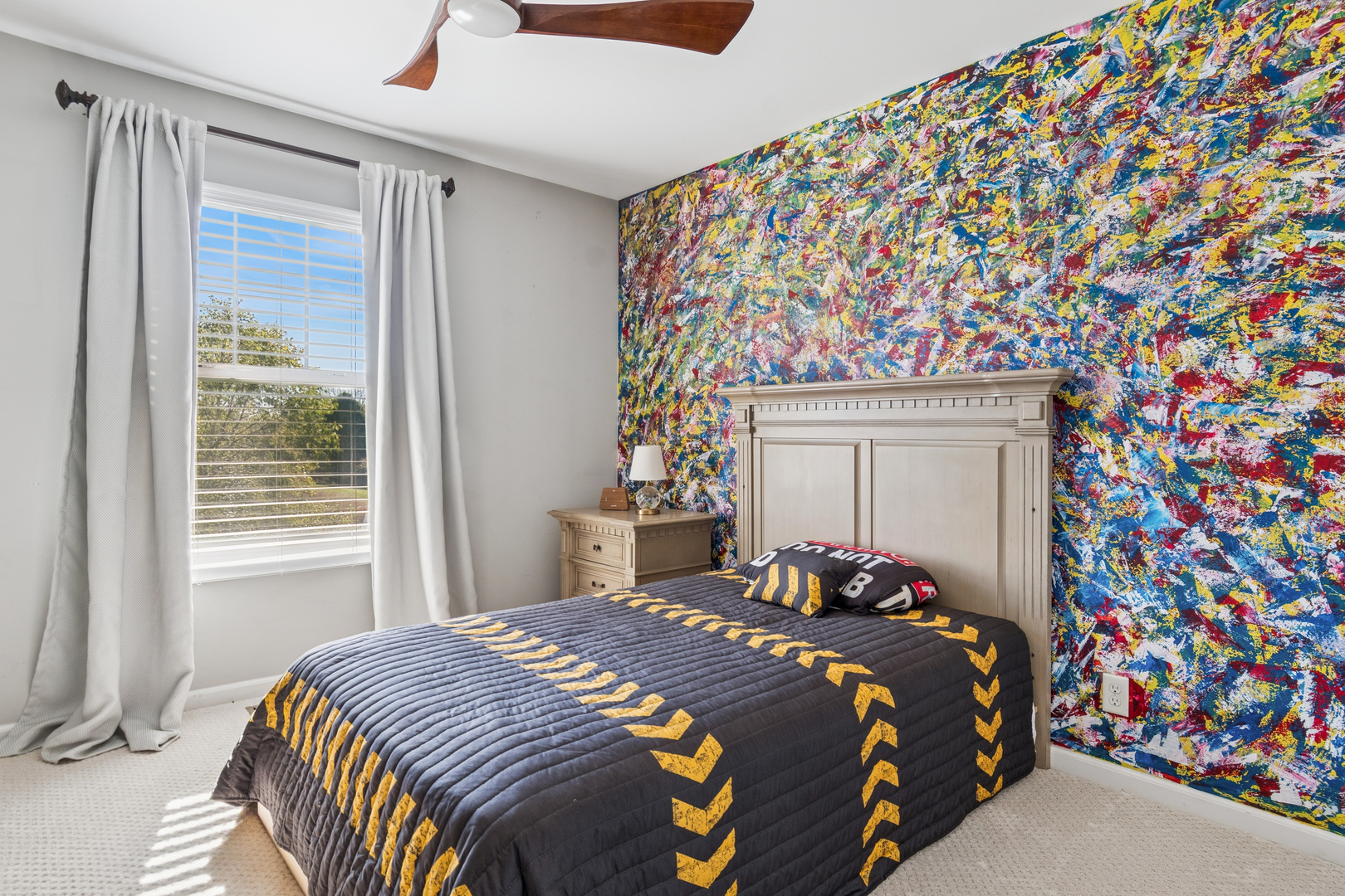 34W685 Roosevelt Avenue #B, St. Charles, IL 60174