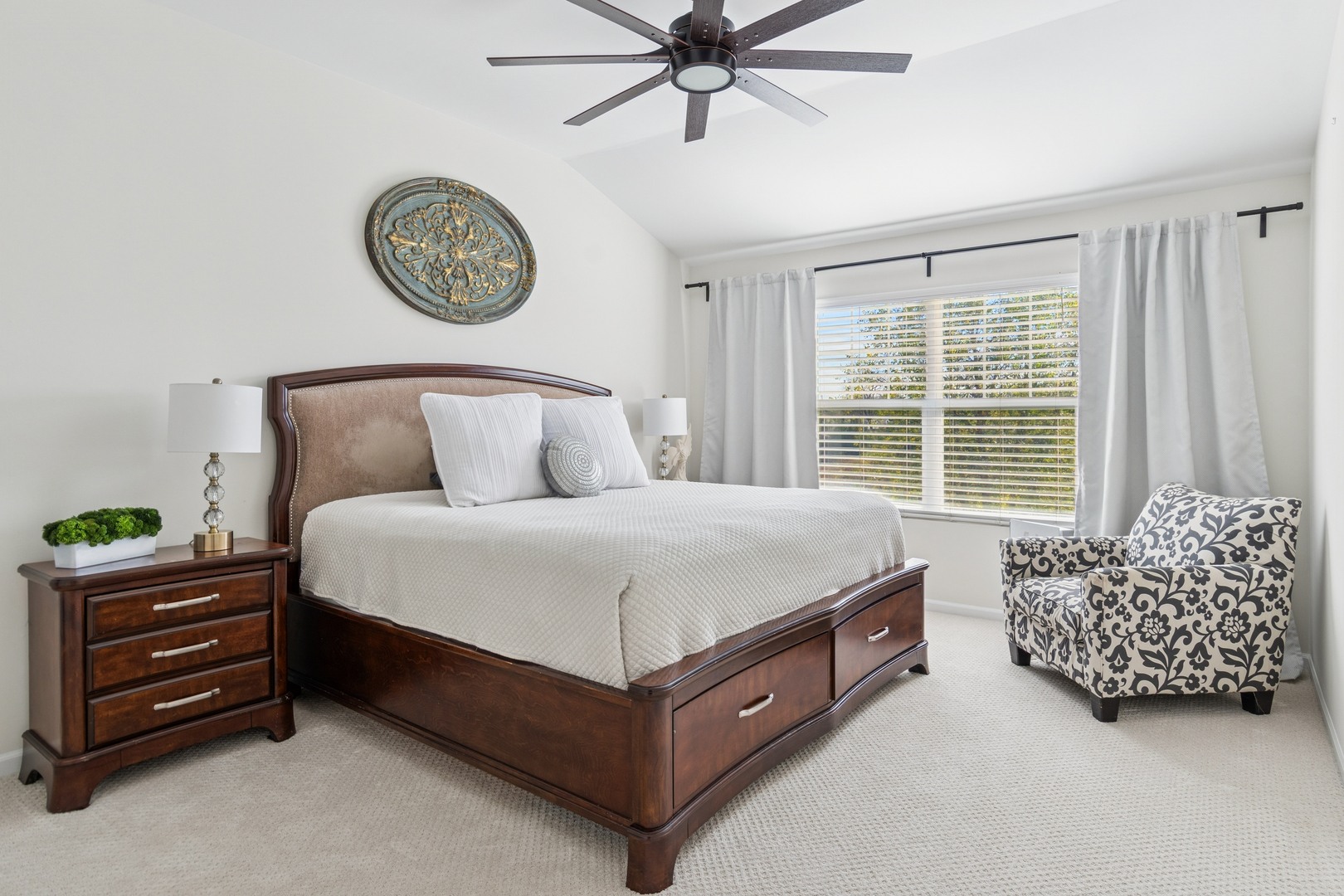 34W685 Roosevelt Avenue #B, St. Charles, IL 60174