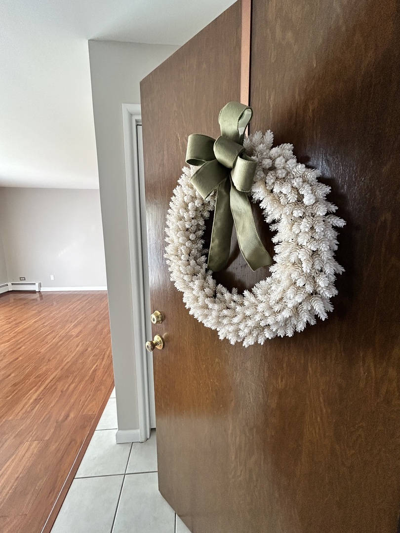 12817 CARRIAGE Lane #5, Crestwood, IL 60418