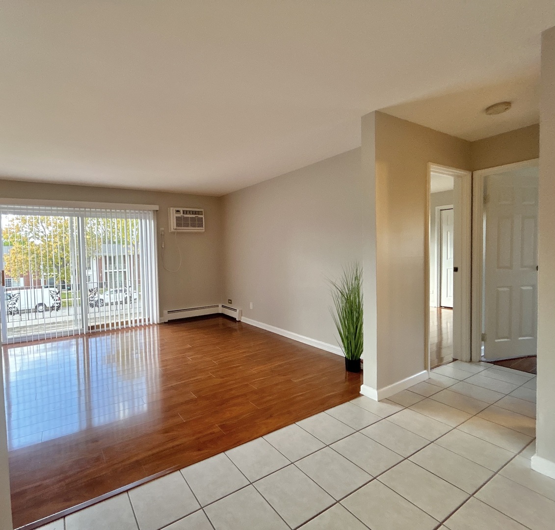 12817 CARRIAGE Lane #5, Crestwood, IL 60418