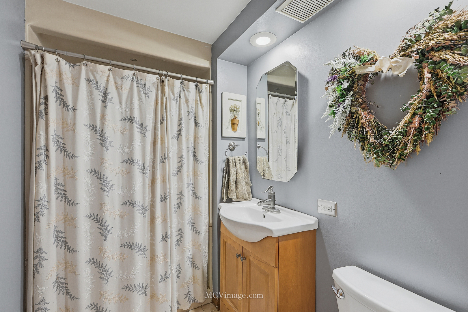 13125 E Playfield Drive, Crestwood, IL 60418