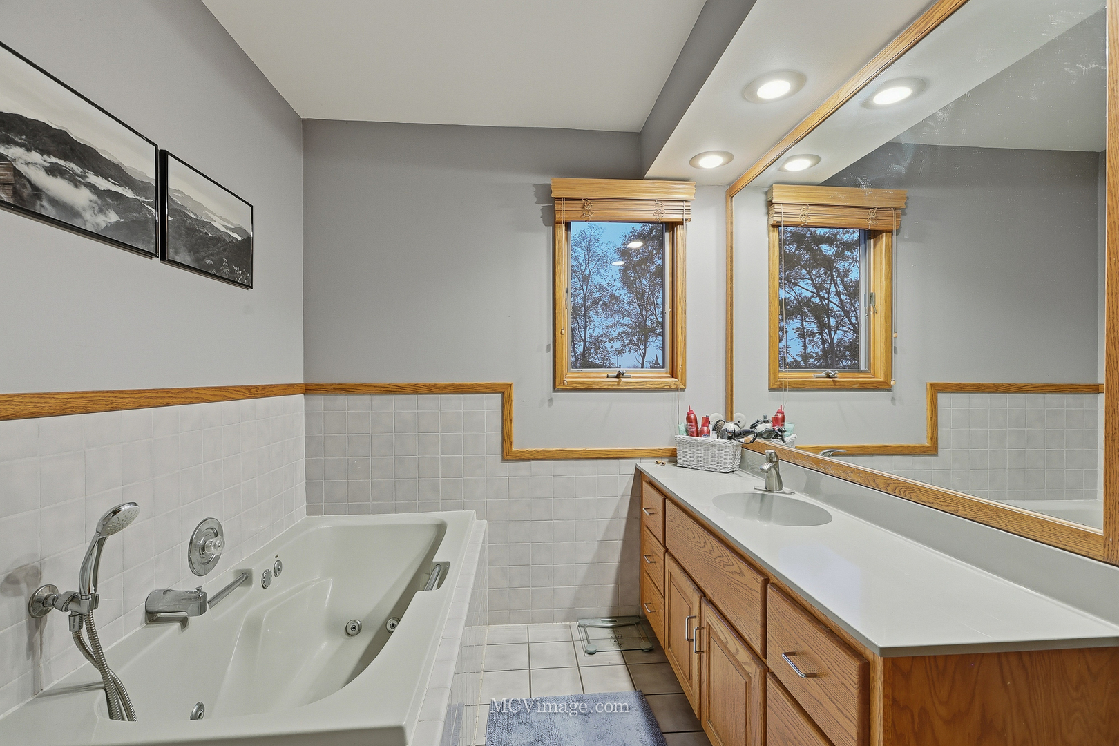 13125 E Playfield Drive, Crestwood, IL 60418