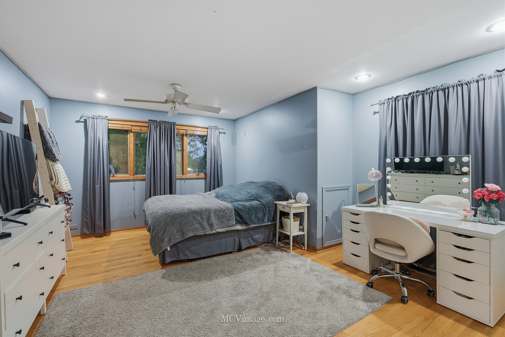 13125 E Playfield Drive, Crestwood, IL 60418