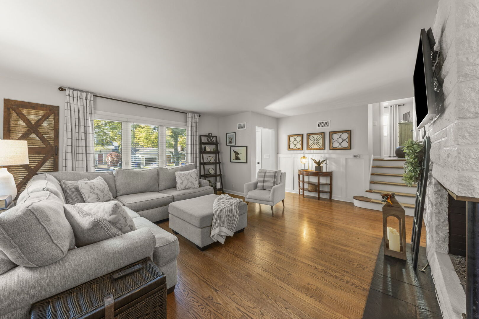 211 Crest Road, Glen Ellyn, IL 60137