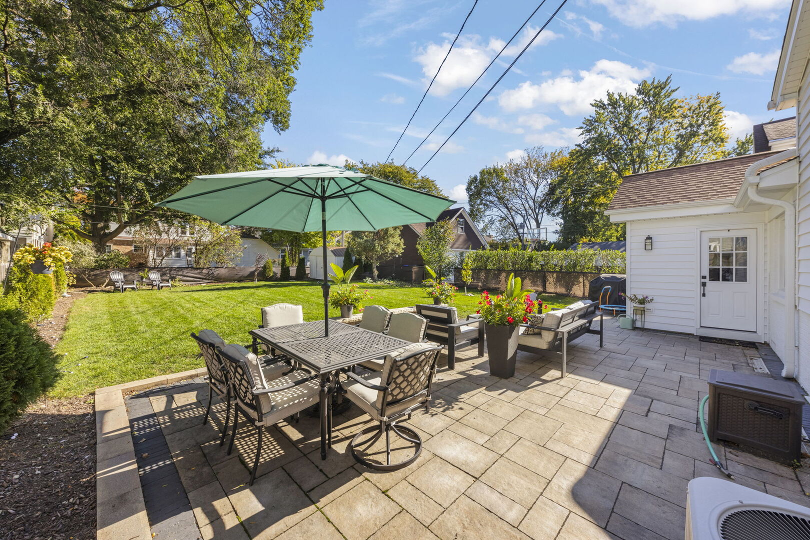 211 Crest Road, Glen Ellyn, IL 60137