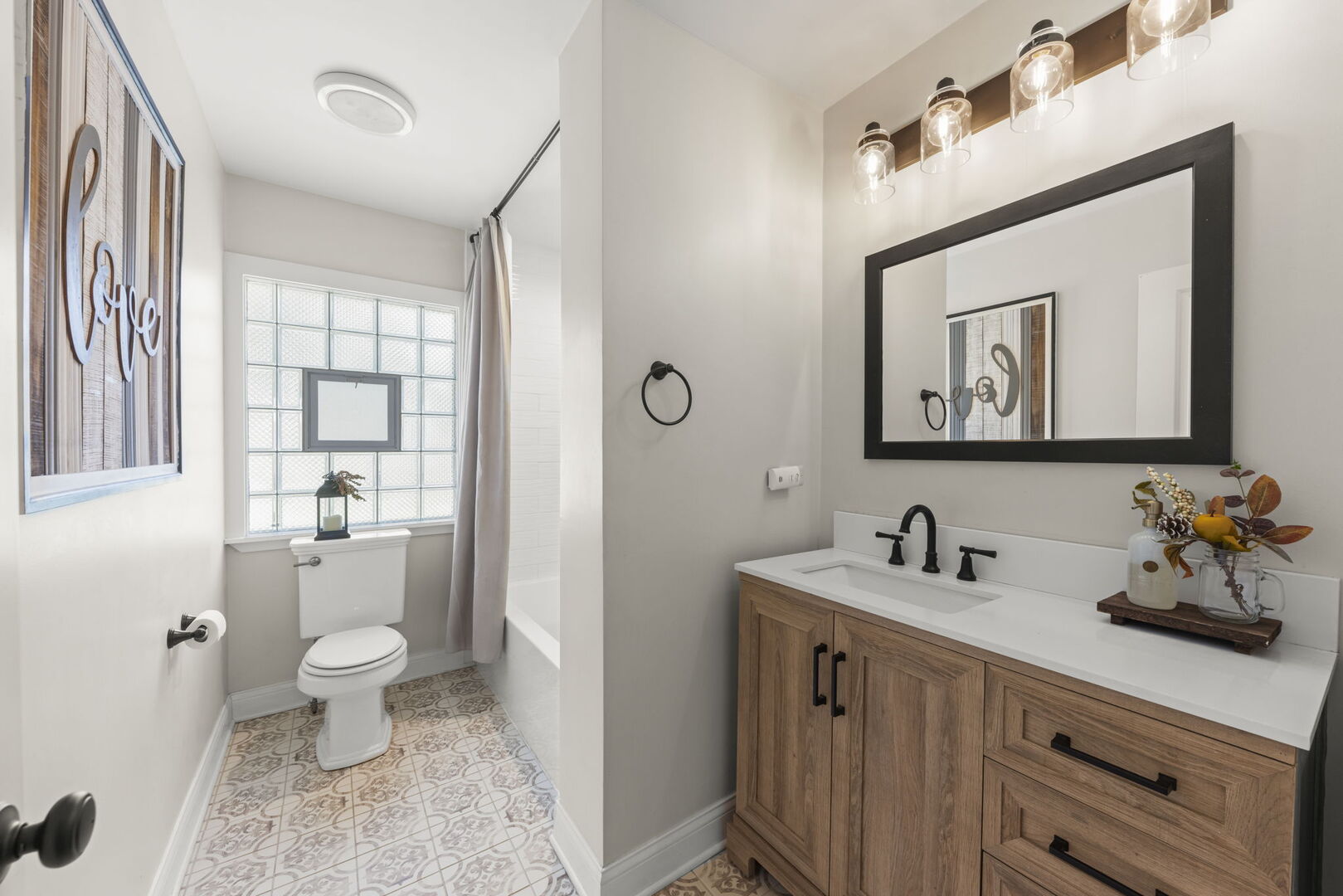 211 Crest Road, Glen Ellyn, IL 60137