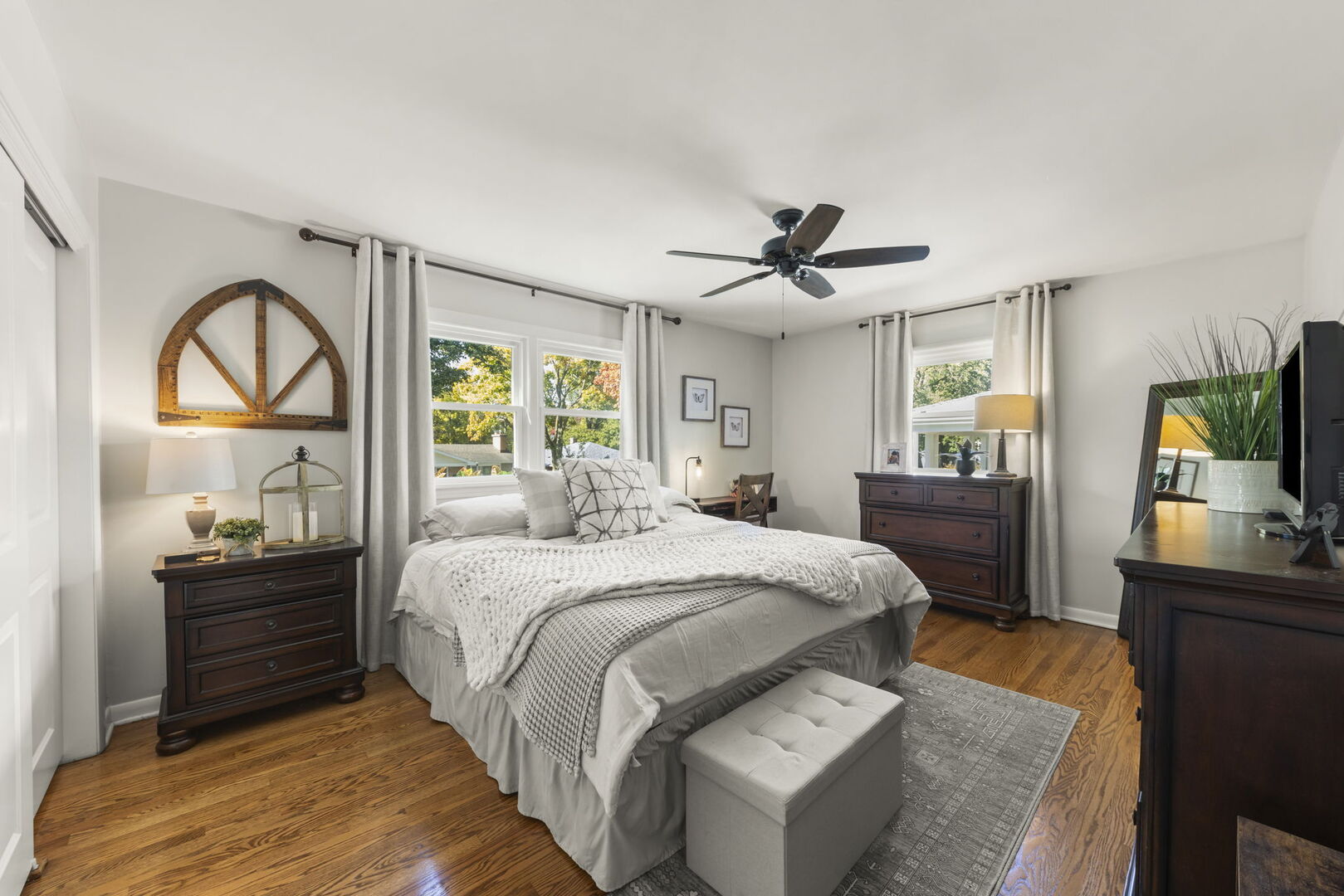 211 Crest Road, Glen Ellyn, IL 60137