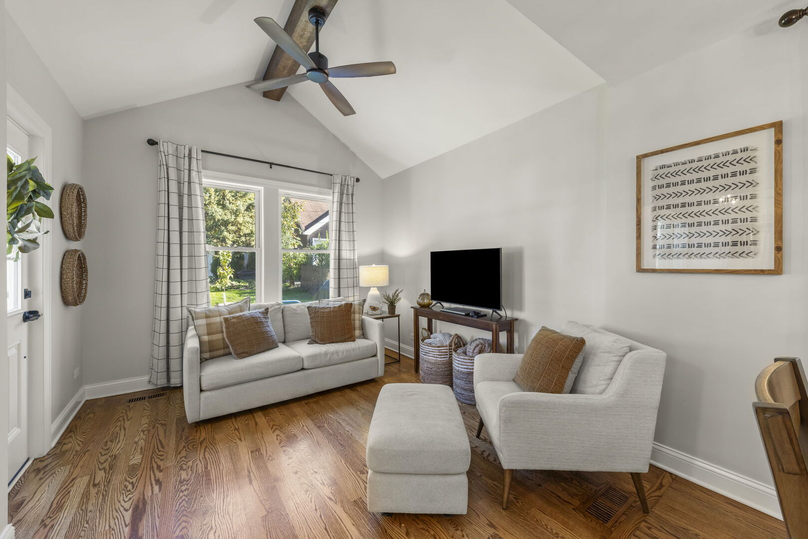 211 Crest Road, Glen Ellyn, IL 60137