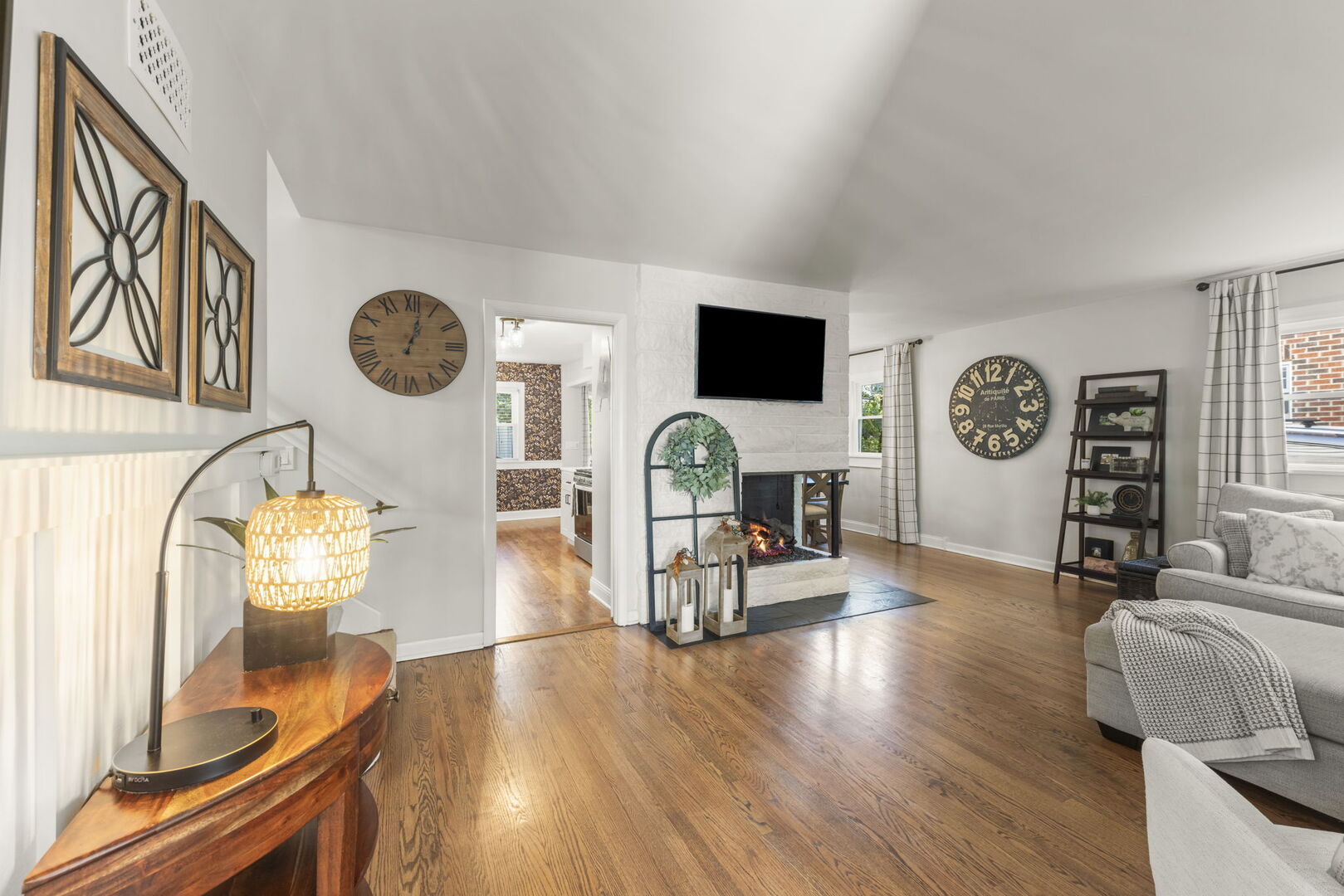 211 Crest Road, Glen Ellyn, IL 60137