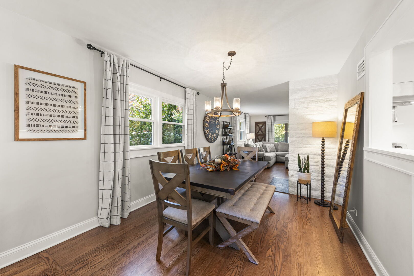 211 Crest Road, Glen Ellyn, IL 60137