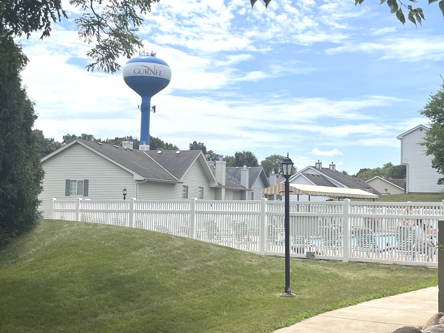 651 White Court, Gurnee, IL 60031