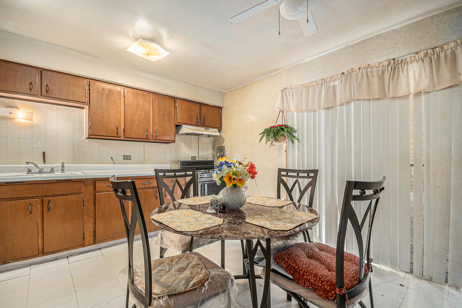 936 E 84th Place #A, Chicago, IL 60619