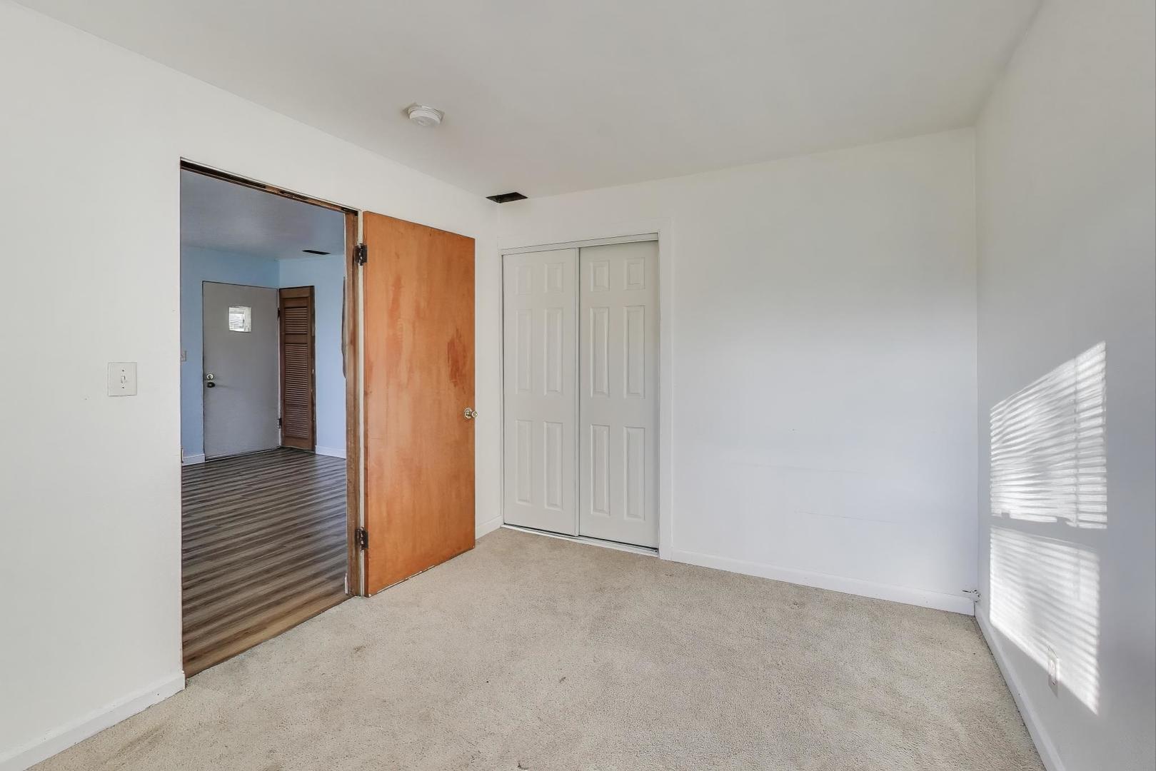 2524 Gilboa Avenue, Zion, IL 60099