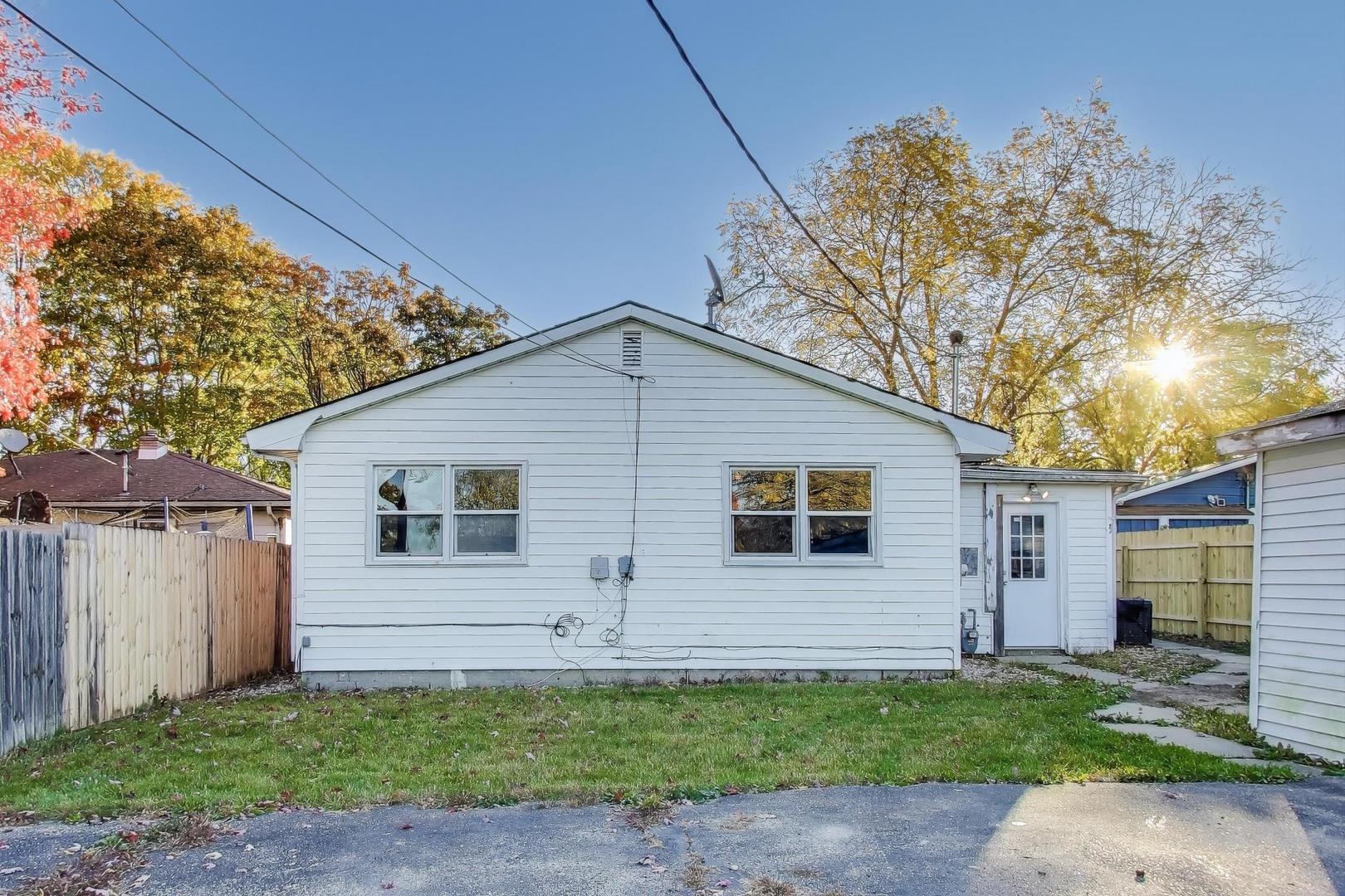 2524 Gilboa Avenue, Zion, IL 60099