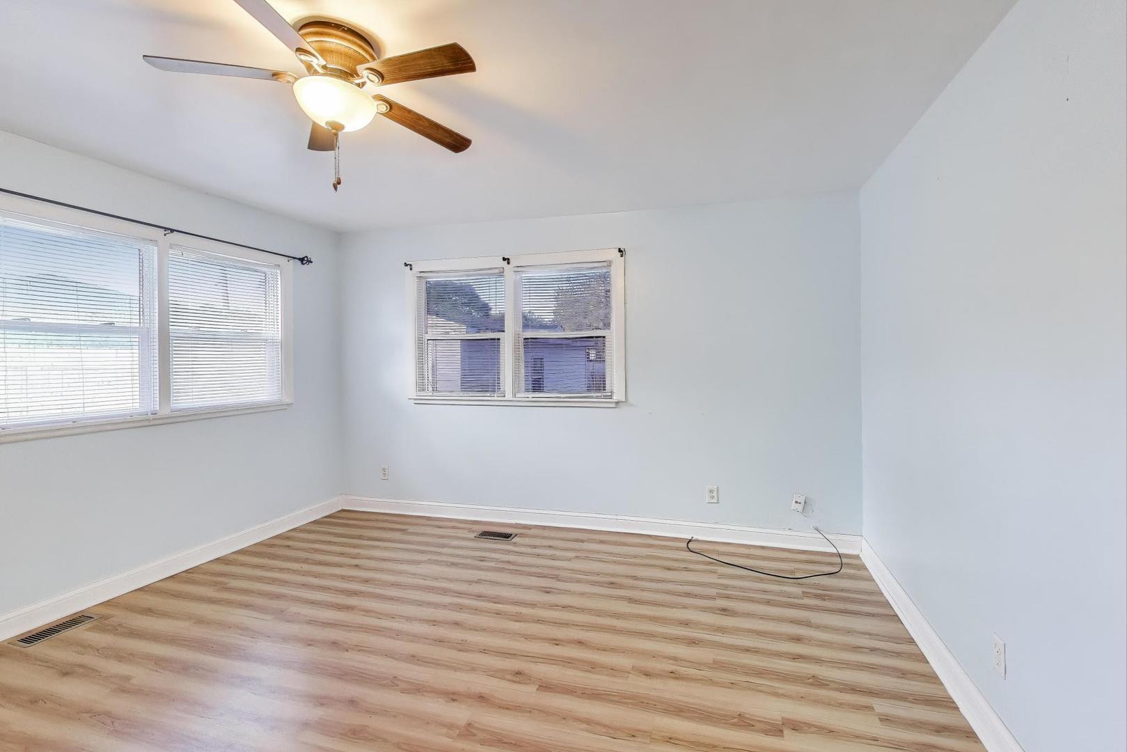 2524 Gilboa Avenue, Zion, IL 60099