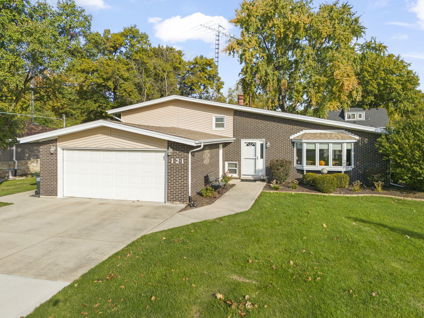 121 Kimber Drive, New Lenox, IL 60451