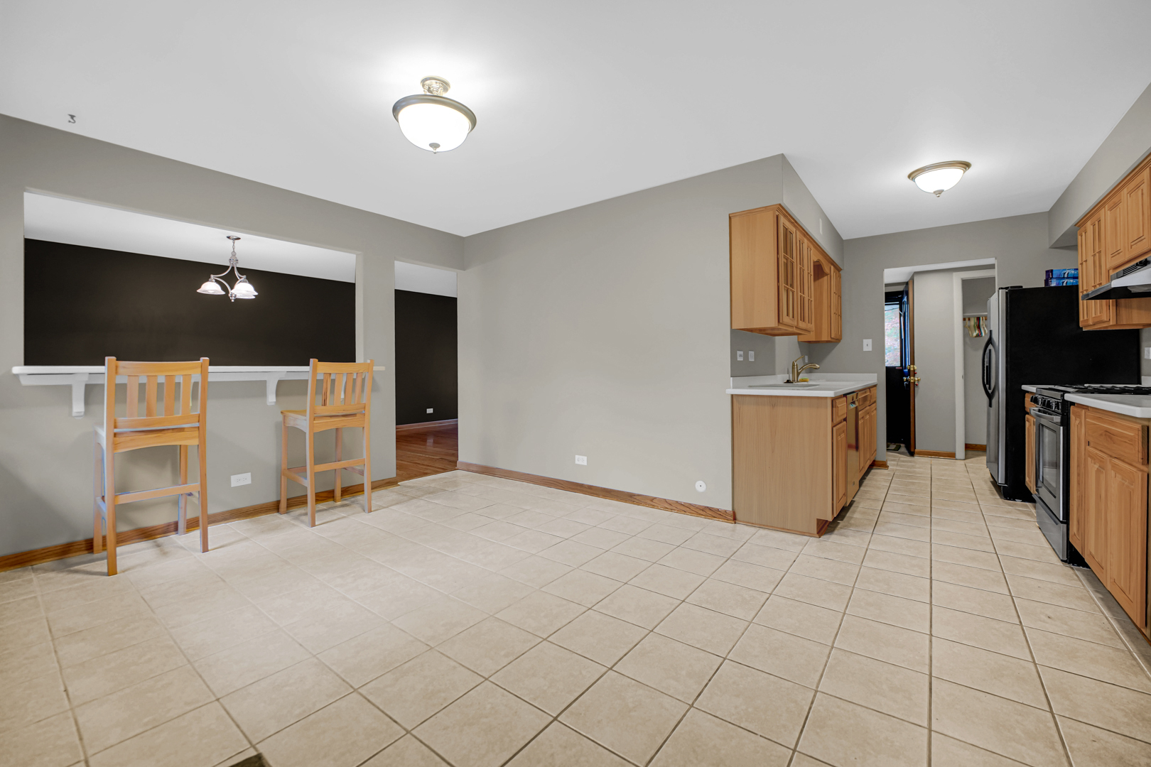 404 N Illinois Avenue, Glenwood, IL 60425