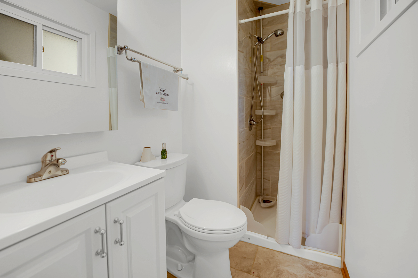 404 N Illinois Avenue, Glenwood, IL 60425