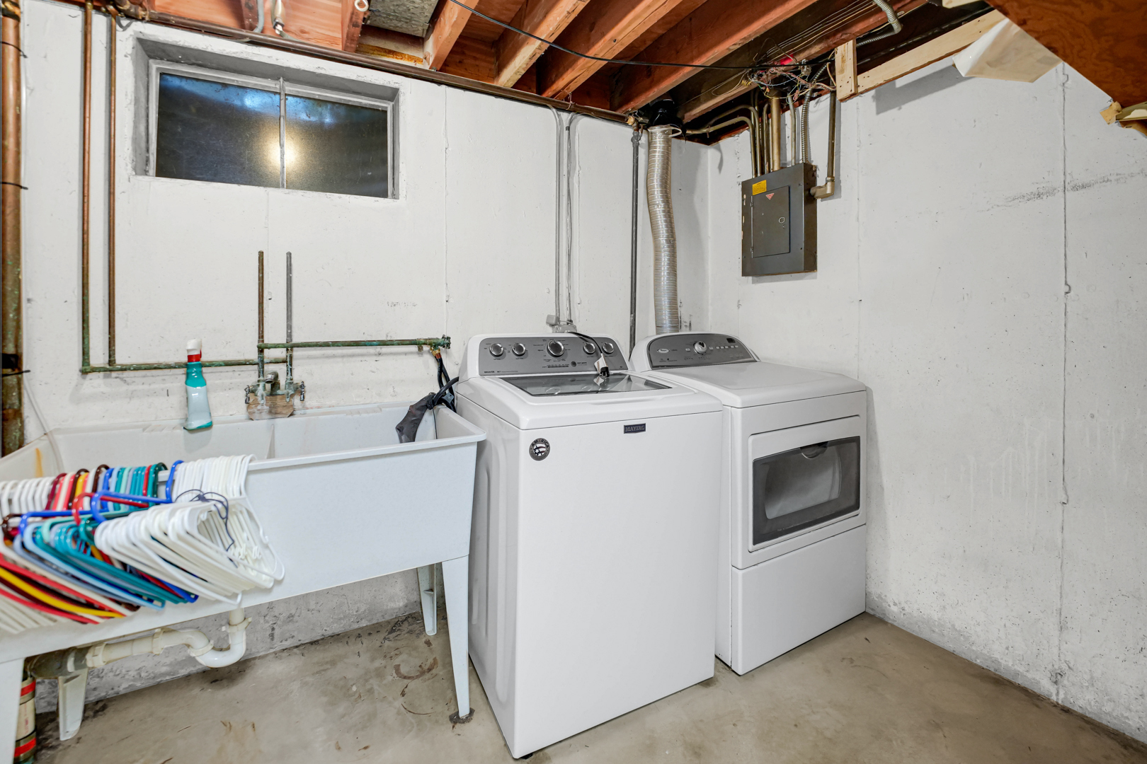 404 N Illinois Avenue, Glenwood, IL 60425