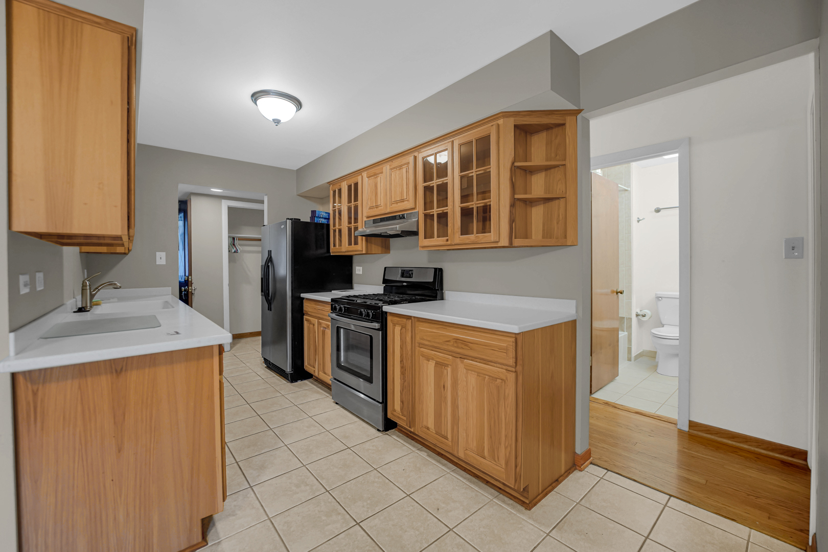 404 N Illinois Avenue, Glenwood, IL 60425