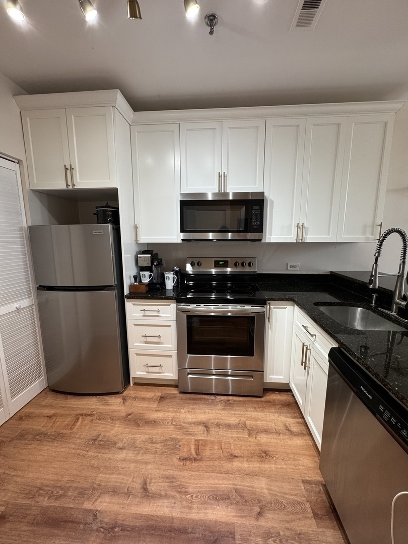 780 S Federal Street #606, Chicago, IL 60605