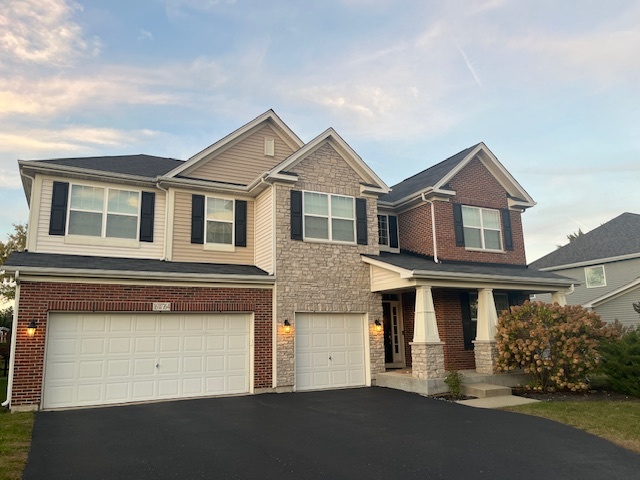 16W764 Hawthorne Court, Willowbrook, IL 60527